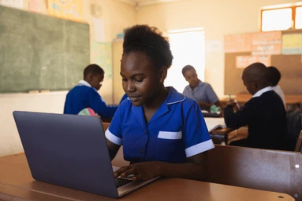 The AI assistant functions as a virtual tutor