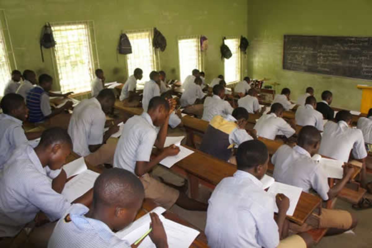 Students attending catch-up lessons in an Abuja public school after reopening