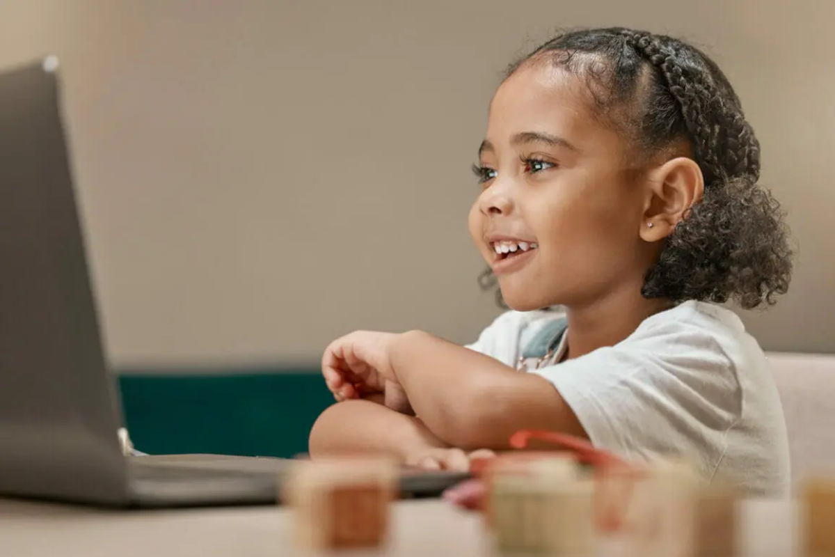 Students taking part in project-based learning through an online primary school programme