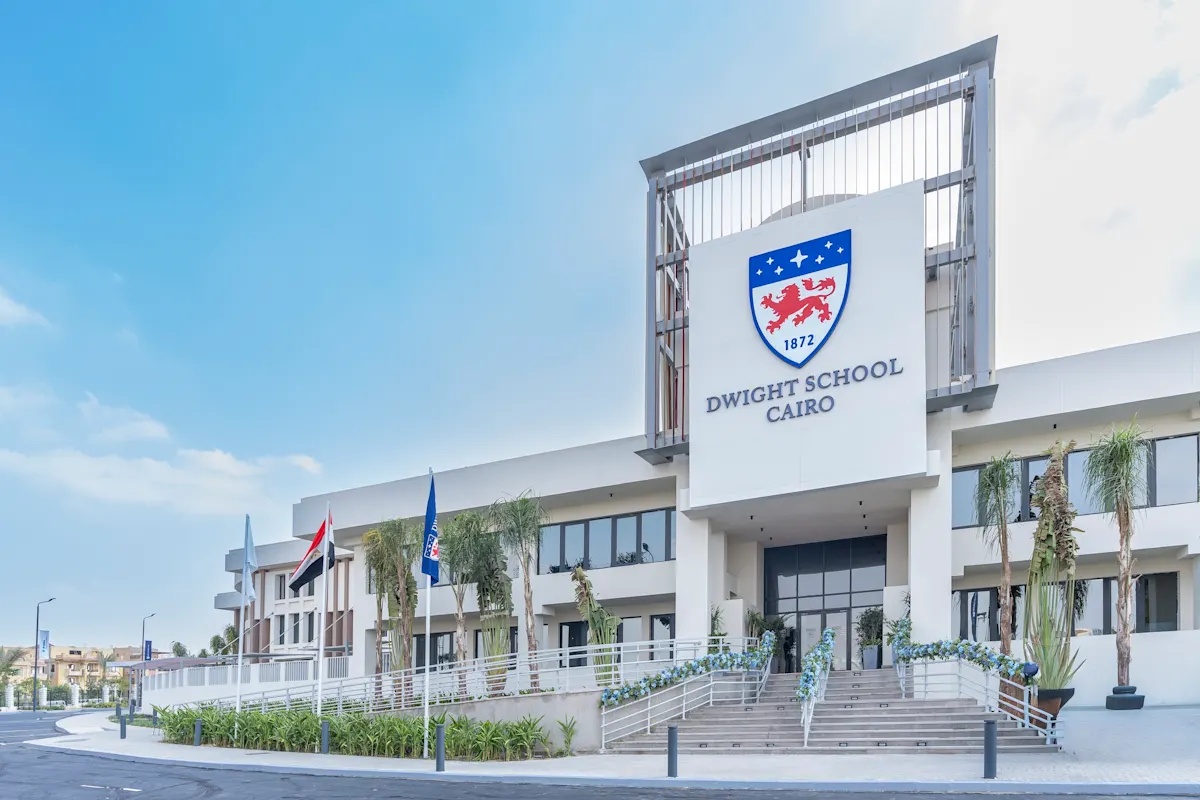 The exterior of Dwight School Cairo at Cairo Festival City in Egypt. Image via Dwight.edu